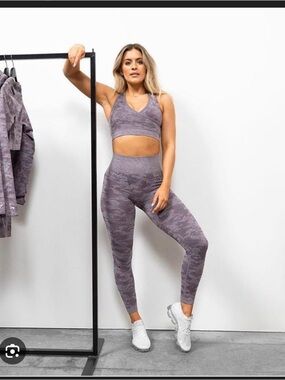 Gymshark Mauve Camo Seamless High-Waist Leggings and matching Bra